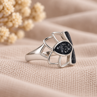 The Elowen Ashes Inclusion Ring